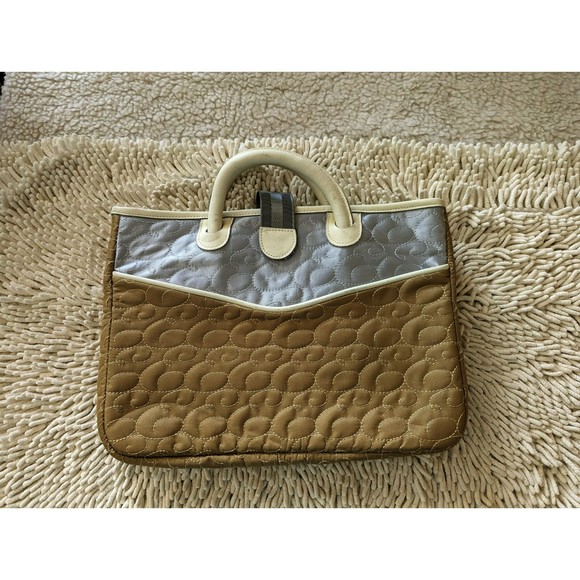 Kiva Elli quilted tablet/laptop bag - Picture 8 of 9